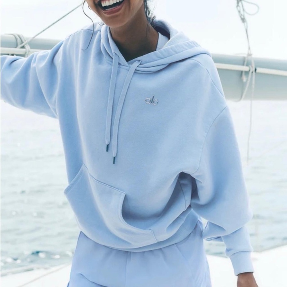 ALO Yoga Accolade Relaxed Hoodie in Seashell Blue